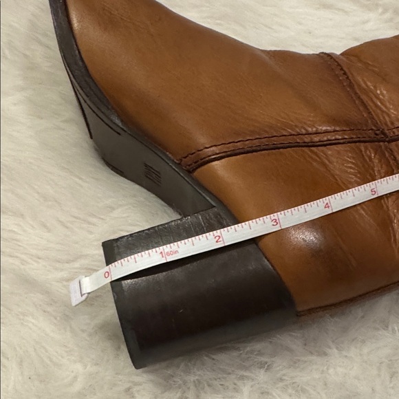 Frye Boots Cognac  size 8 pre-owned. - Picture 10 of 10
